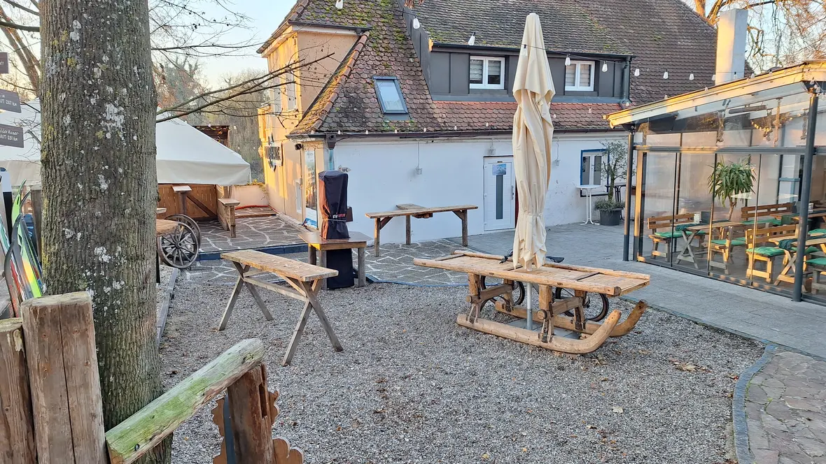 whatsapp-image-2025-11-22